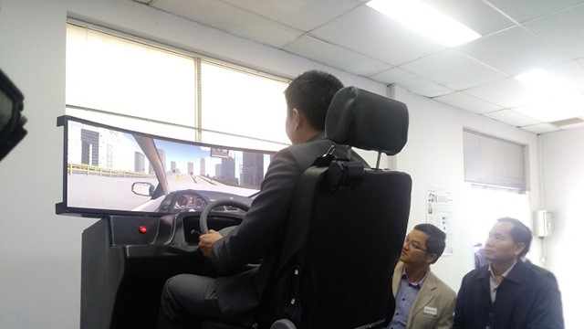 Hé lộ hình ảnh “cabin tập lái 3D” sắp áp dụng đào tạo lái xe ở Việt Nam