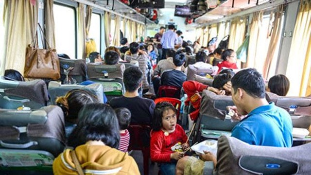 “Cạn” vé máy bay, vé tàu chỉ còn ghế ngồi và ghế phụ