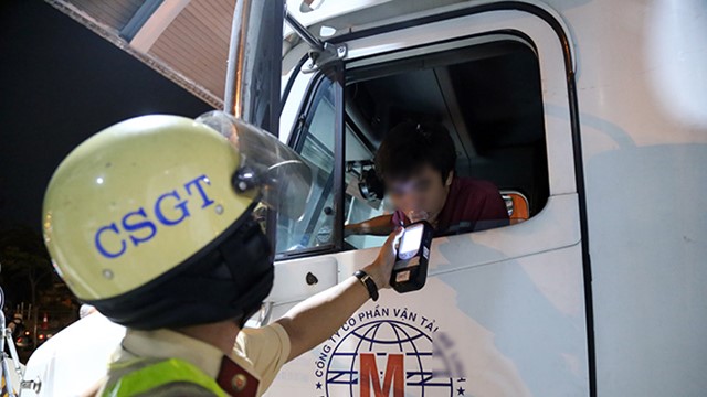 Thực hiện nghiêm quy định về khám sức khoẻ định kỳ cho lái xe