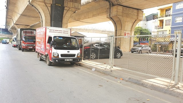 Lộn xộn trên phố Vĩnh Tuy 