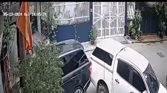 Hai tài xế thiếu quan sát để xảy ra va chạm khi lùi xe