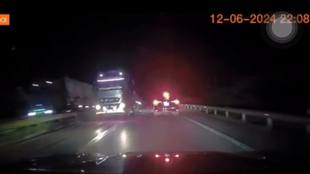 Xe tải đi ngược chiều trên cao tốc Nội Bài-Lào Cai