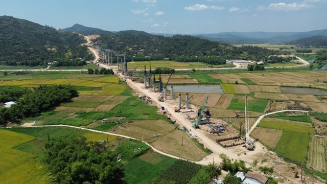 Bộ GTVT yêu cầu kiểm soát chặt chẽ nhà thầu yếu kém tại cao tốc Quy Nhơn- Chí Thạnh