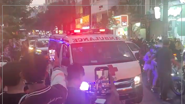 Dùng xe cứu thương chở diễn viên đến ra mắt phim