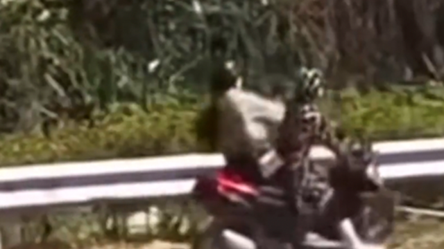 Khoảnh khắc 2 cô gái đổ đèo ở Tam Đảo đâm thẳng vào hộ lan