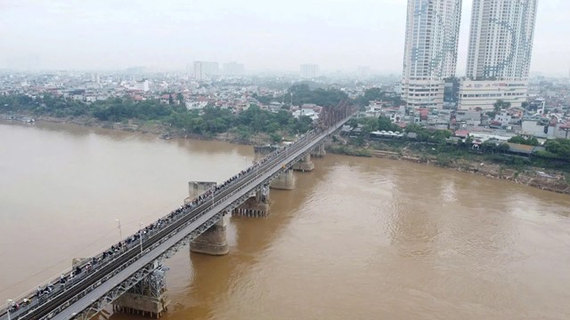 Hà Nội: cấm xe máy lưu thông qua cầu Long Biên để sửa chữa 