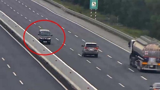 Những điều cần làm khi gặp xe lao ngược chiều trên cao tốc