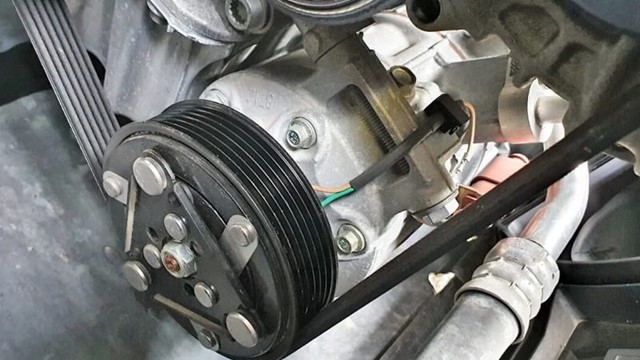 Dấu hiệu cảnh báo hư hỏng lốc lạnh điều hòa trên ô tô mà tài xế nên biết?