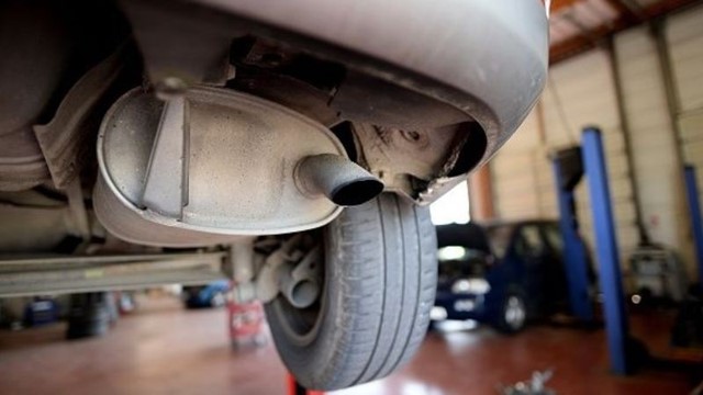 Xử lý âm thanh lạ từ ống xả