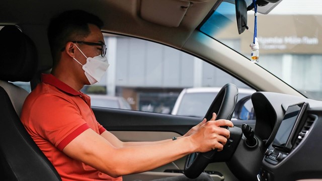 Cách bật/tắt động cơ ô tô an toàn