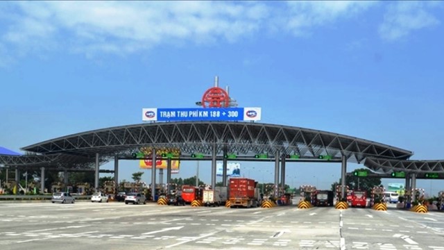 Tất cả các trạm thu phí trên địa bàn Hà Nội đã dừng thu phí