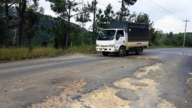 Nhắc nhở chủ đầu tư dự án sửa chữa Quốc lộ 20 đoạn qua đèo Mimosa