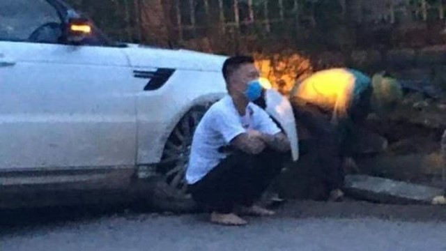 Tai nạn giao thông mới nhất hôm nay (2/8): “Xế hộp” nổ lốp và gãy trục khi đang đi, “giang hồ mạng” Huấn “hoa hồng” may mắn thoát nạn