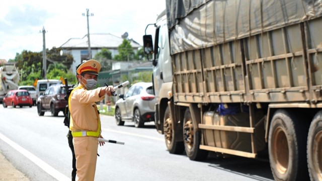 Ô tô vận tải sẽ lưu thông như thế nào theo hướng dẫn mới nhất của Bộ Giao thông?