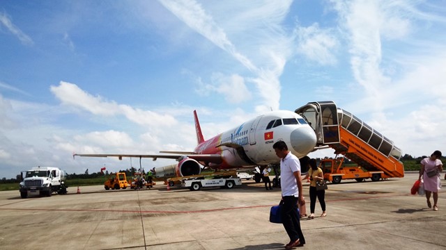 Áp sàn giá vé máy bay là không công bằng