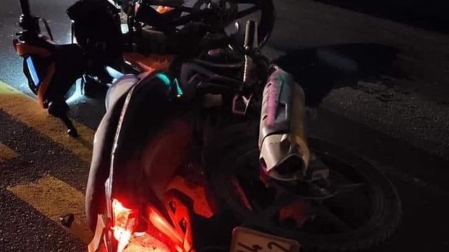 Tai nạn giao thông mới nhất hôm nay (14/10): Xe container nát đầu sau va chạm ô tô tải, tài xế may mắn thoát nạn