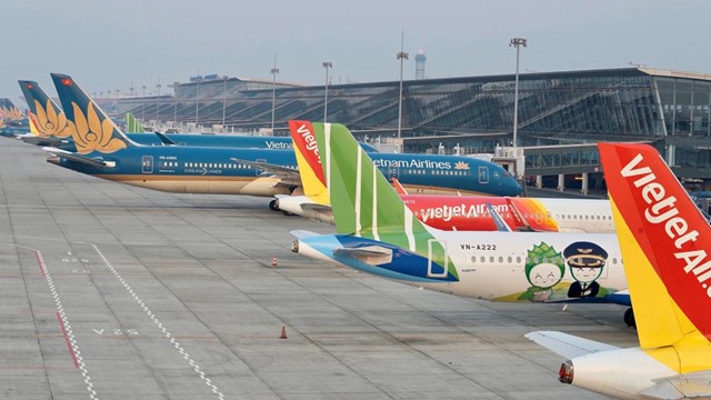 Giảm sâu thuế xăng dầu để hỗ trợ các doanh nghiệp hàng không