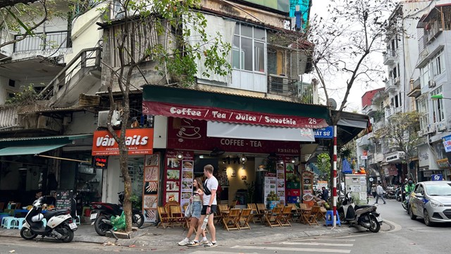 Phó Thủ tướng: Đô thị lớn cần ưu tiên vỉa hè cho người đi bộ