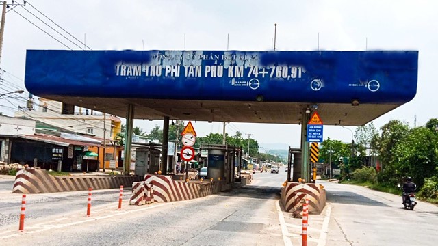 Tháo dỡ trạm thu phí trên quốc lộ 20 