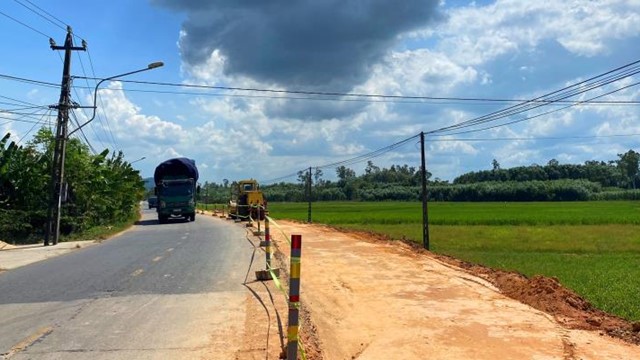 Chậm tiến độ, nhiều nhà thầu thi công QL14E bị nhắc nhở