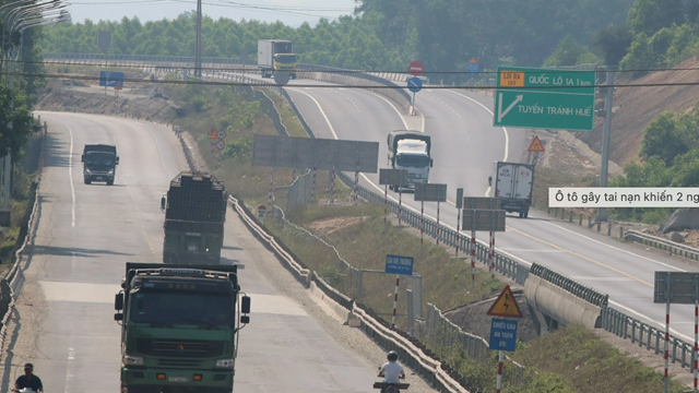 Truy tìm tài xế bỏ trốn sau khi gây tai nạn khiến 2 người tử vong