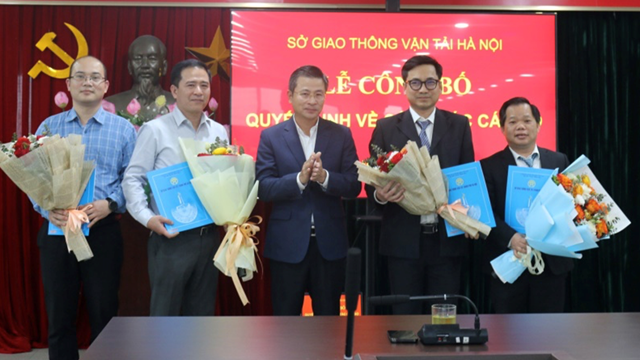 Sở GTVT Hà Nội công bố quyết định công tác cán bộ và kiện toàn nhân sự