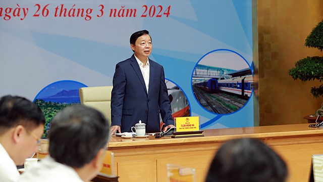 Tiếp tục xem xét đề xuất đường sắt tốc độ cao 350km/h