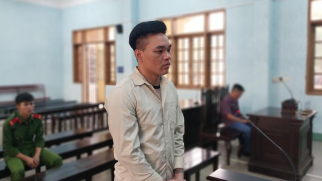 Án tù 13 năm dành cho thanh niên ngang nhiên trộm xe ô tô biển xanh của Công an