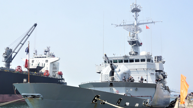 Tuần dương hạm Pháp cập cảng Đà Nẵng