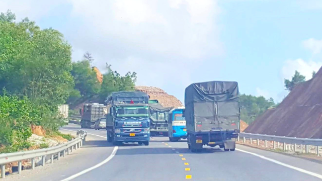 Hai nhà thầu bị phê bình do chậm bảo hành công trình tuyến tránh TP Huế