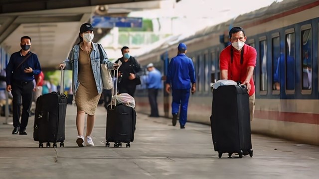 Đường sắt chạy nhiều tàu du lịch miền Trung dịp Hè