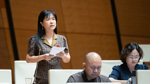 Quản chặt hơn nữa các xe chở khách theo hợp đồng