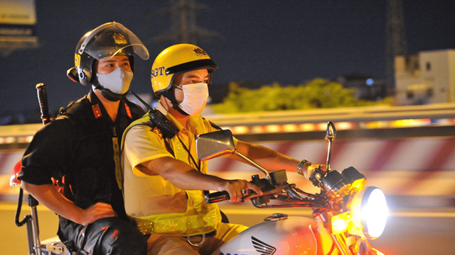 Đề xuất quyền sử dụng vũ khí, quyền được truy đuổi của cảnh sát giao thông