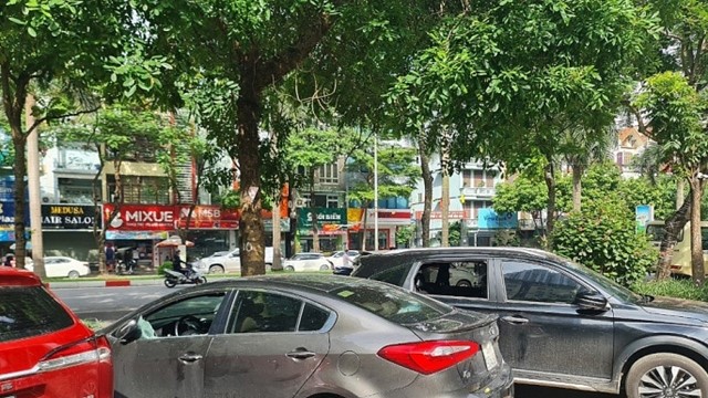 Xử lý thế nào vụ hàng loạt ô tô bị đập vỡ kính ở Hà Đông?