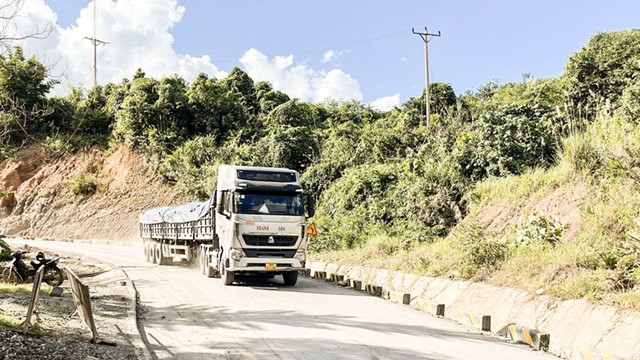 Yêu cầu bổ sung thông tin dự án đầu tư QL15D qua Quảng Trị