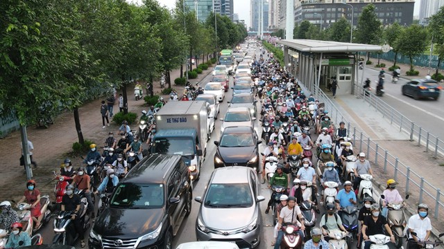 Chống ùn tắc giao thông: giải quyết từ ý thức người dân