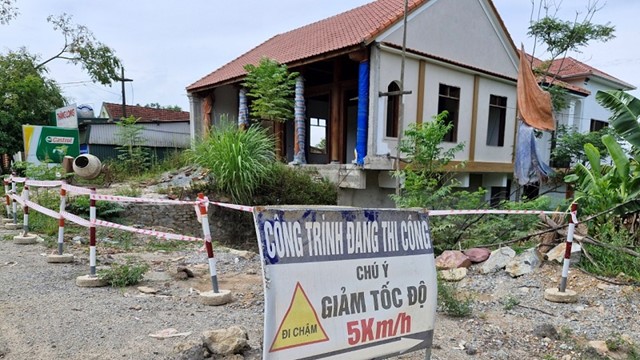 Hà Tĩnh: lắp đặt cảnh báo giao thông tại dự án gần 100 tỷ đồng