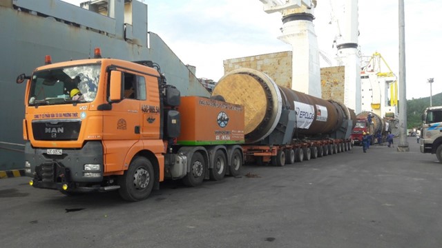 Tiếp tục gỡ vướng mắc cấp phép lưu hành xe siêu trường, siêu trọng