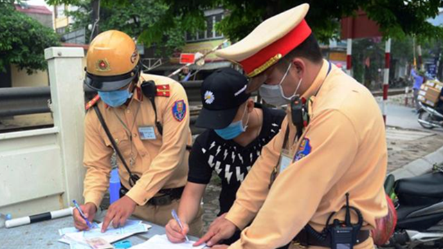 Bộ Công an đề xuất nhiều đối tượng có thẩm quyền trừ điểm giấy phép lái xe