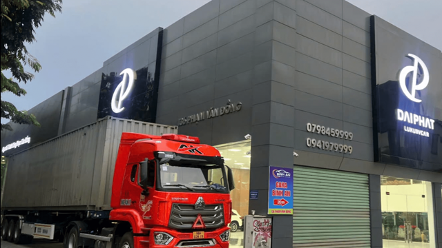 Hà Nội: dùng xe container chặn cửa hàng để tránh gió giật do bão Yagi