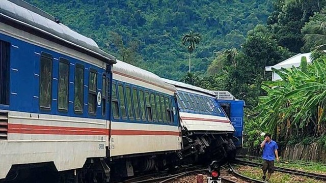 Tàu trật bánh liên tục tại Thừa Thiên - Huế: cần giải pháp triệt để