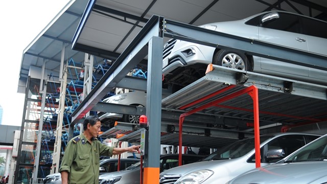 Ứng dụng công nghệ vào dịch vụ giao thông tĩnh: bước tiến mới của Hà Nội