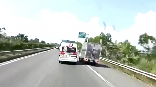 Chế tài xử phạt hành vi chèn ép xe trên đường cao tốc