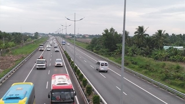 Yêu cầu lái xe phải nghiên cứu quy tắc giao thông trên đường cao tốc 