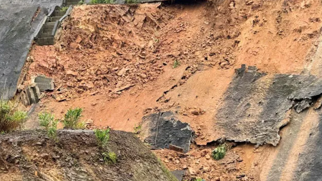 Sạt trượt ta luy dương cao tốc La Sơn - Túy Loan qua Thừa Thiên - Huế