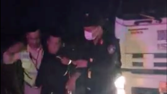 Phát hiện xe mất lái trên cao tốc Phan Thiết - Dầu Giây, CSGT kịp thời cứu lái xe đột quỵ