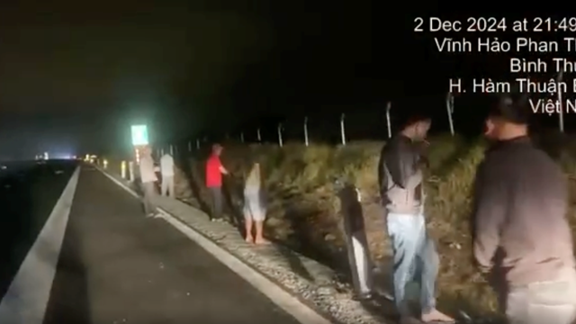 Phạt tài xế dừng xe để khách đi vệ sinh trên cao tốc