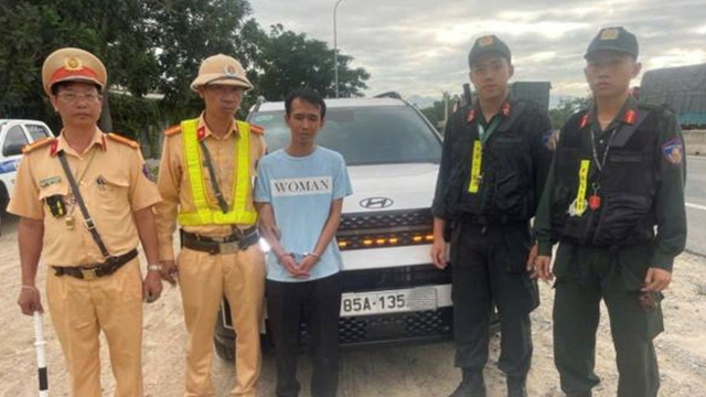 Ninh Thuận: Truy đuổi, bắt nóng kẻ trộm ô tô khi chủ xe quên tắt máy