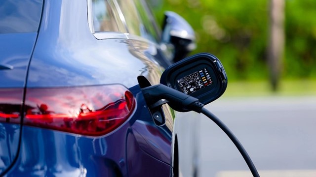 Ô tô điện phải chịu lệ phí trước bạ từ ngày 1/3