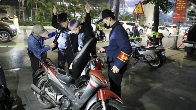 Hà Nội: các tổ 141 ngăn chặn nhiều hành vi càn quấy trên đường phố